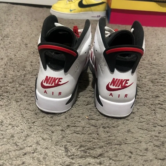 Jordan Red and White Men's Sneakers - Picture 4 of 4